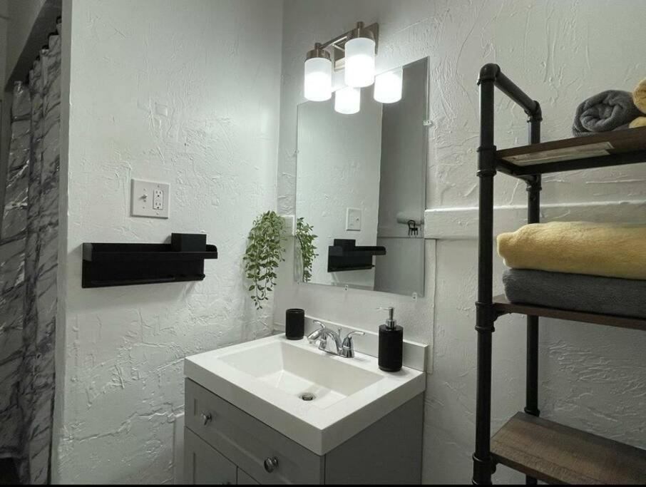 Ferienwohnung Lovely 2Br W Office Space - King Bed & Alexa Pittsburgh Exterior foto